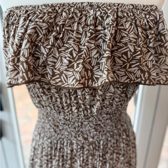 Elegant Brown Off-Shoulder Maxi Dress - Old Navy - Picture 6 of 7